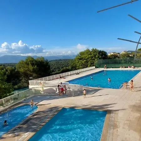 Village Typique - Piscine - Grande Terrasse Ombragee - Climatise *