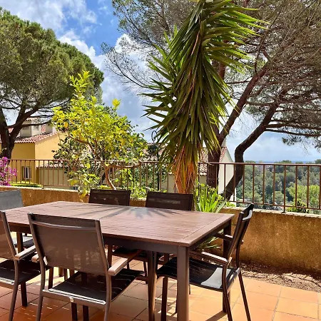Village Typique - Piscine - Grande Terrasse Ombragee - Climatise *